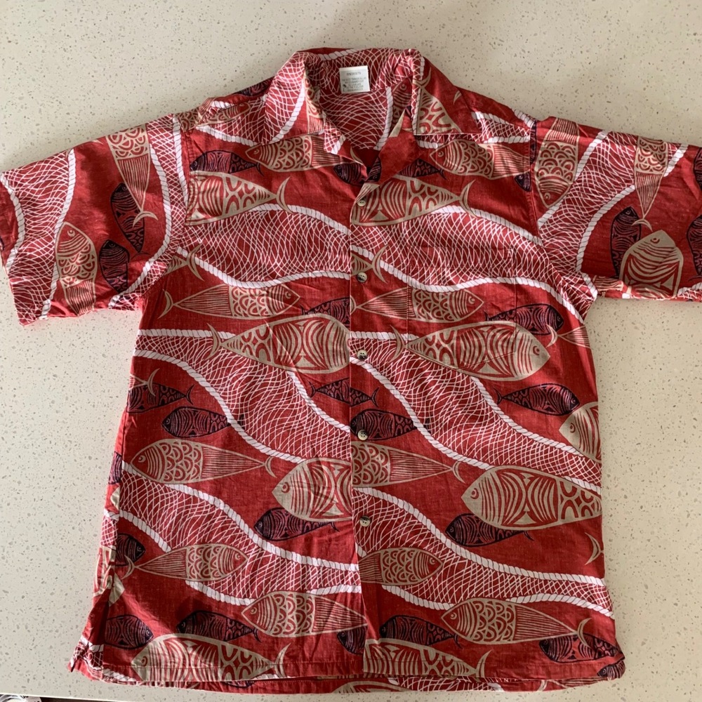 Go Barefoot Mens Red Fish Net Print Hawaiian Shirt Cotton Made in USA Size M